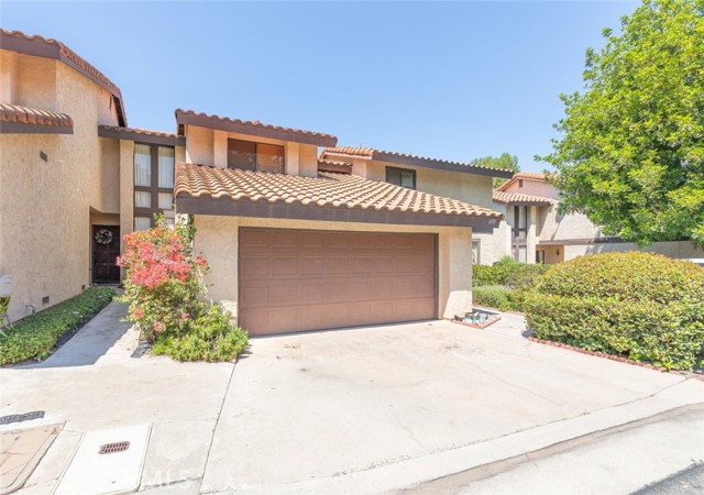 Detail Gallery Image 1 of 19 For 6571 Carioca Ln, Riverside,  CA 92506 - 4 Beds | 2/1 Baths