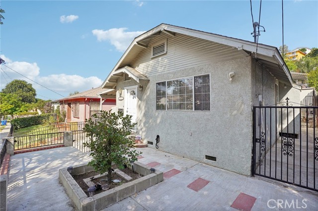 2827 Budau Avenue, Los Angeles, California 90032, 3 Bedrooms Bedrooms, ,2 BathroomsBathrooms,Single Family Residence,For Sale,Budau,PF24114056