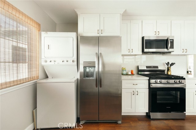 2319 S Corning Street, Los Angeles CA: https://media.crmls.org/medias/4cbfaff8-4e9e-4999-910b-10c2b8fa0f9f.jpg