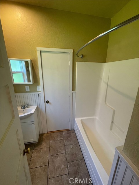 Detail Gallery Image 31 of 41 For 1318 Salem, Chico,  CA 95928 - 5 Beds | 3 Baths