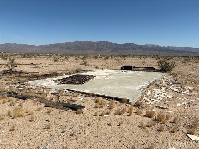 Detail Gallery Image 2 of 3 For 101 Carey Rd, Twentynine Palms,  CA 92277 - – Beds | – Baths