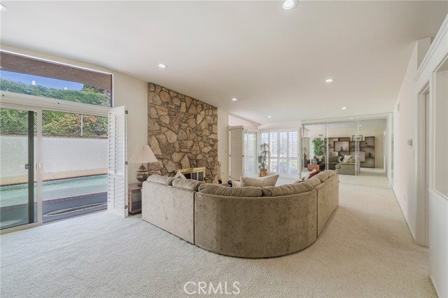 27659 Flaming Arrow Drive, Rancho Palos Verdes CA: https://media.crmls.org/medias/4cc03d0d-a2bf-4a45-870d-014a6e193b73.jpg