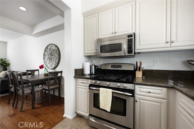 142 Pantheon, Irvine CA: https://media.crmls.org/medias/4cc04a6d-014b-49c2-9cef-28aae64e41cf.jpg
