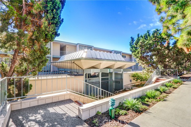 Detail Gallery Image 1 of 1 For 2235 W 25th St #208,  San Pedro,  CA 90732 - 1 Beds | 1 Baths