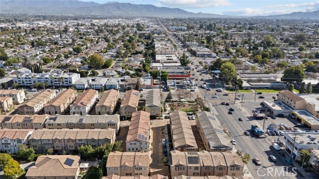 Detail Gallery Image 39 of 40 For 7214 N Chestnut, Van Nuys,  CA 91405 - 2 Beds | 3 Baths