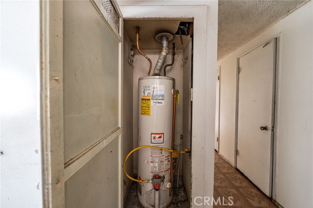 Detail Gallery Image 25 of 41 For 526 Nottingham Ave, Santa Ana,  CA 92703 - 4 Beds | 2 Baths