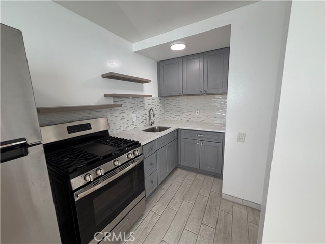 Detail Gallery Image 6 of 13 For 4806 Clarke St #2,  Oakland,  CA 94609 - 1 Beds | 1 Baths