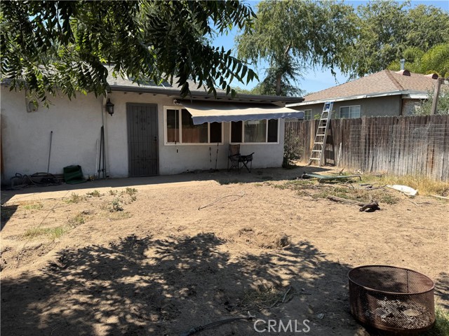 2443 Cedar Street, San Bernardino CA: https://media.crmls.org/medias/4cc29d95-3901-4643-afa7-fb214f784659.jpg