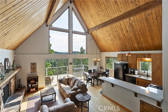 Detail Gallery Image 22 of 54 For 26354 Spyglass Dr, Lake Arrowhead,  CA 92352 - 3 Beds | 2 Baths