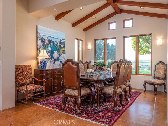 Detail Gallery Image 11 of 74 For 7790 Airport Rd, Paso Robles,  CA 93446 - 6 Beds | 5/2 Baths