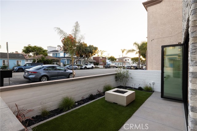 Detail Gallery Image 32 of 50 For 1313 Ocean Ave, Seal Beach,  CA 90740 - 3 Beds | 3/1 Baths