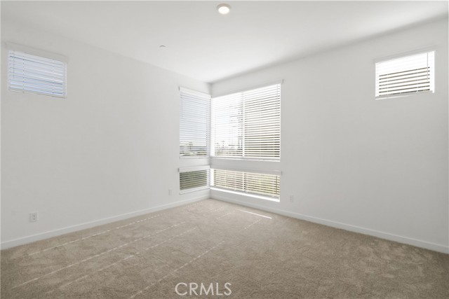 Detail Gallery Image 8 of 30 For 960 N Tangent Privado #305,  Ontario,  CA 91764 - 3 Beds | 2 Baths