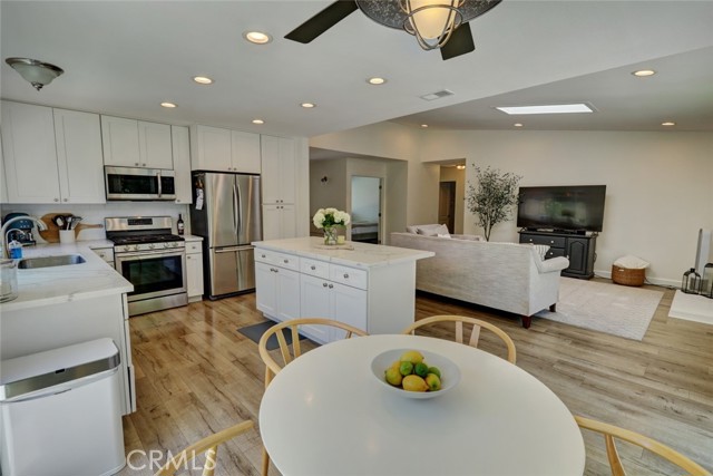 Detail Gallery Image 11 of 31 For 6441 Sundance Cir, Huntington Beach,  CA 92647 - 3 Beds | 2 Baths