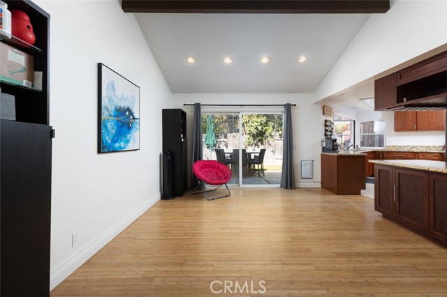 262 S La Linda Drive, Orange CA: https://media.crmls.org/medias/4cc528f5-c4d4-4abd-841a-1a512cbda36e.jpg