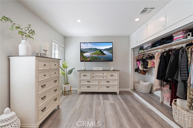 7027 Shoshone Avenue, Van Nuys CA: https://media.crmls.org/medias/4cc56eee-1600-4a0f-901f-05e9acb4a51e.jpg