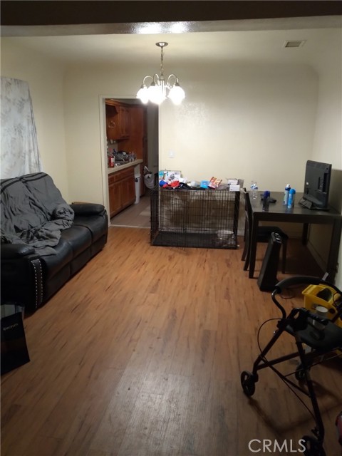 Detail Gallery Image 12 of 16 For 2010 W 85th, Los Angeles,  CA 90047 - 2 Beds | 1 Baths