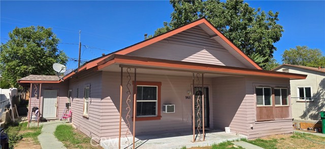 Detail Gallery Image 2 of 23 For 955 W Hays, Banning,  CA 92220 - 4 Beds | 3/1 Baths