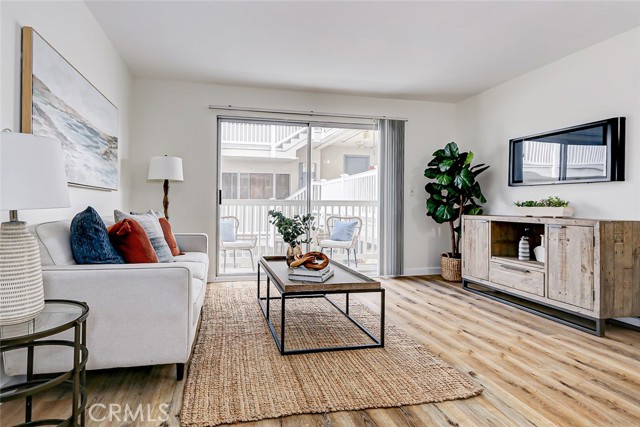 Detail Gallery Image 2 of 17 For 2411 Prospect Ave #222,  Hermosa Beach,  CA 90254 - 1 Beds | 1 Baths