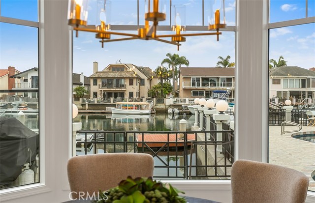 16201 Santa Barbara Lane, Huntington Beach CA: https://media.crmls.org/medias/4cc64425-8557-430b-bcde-e2e6e2543546.jpg