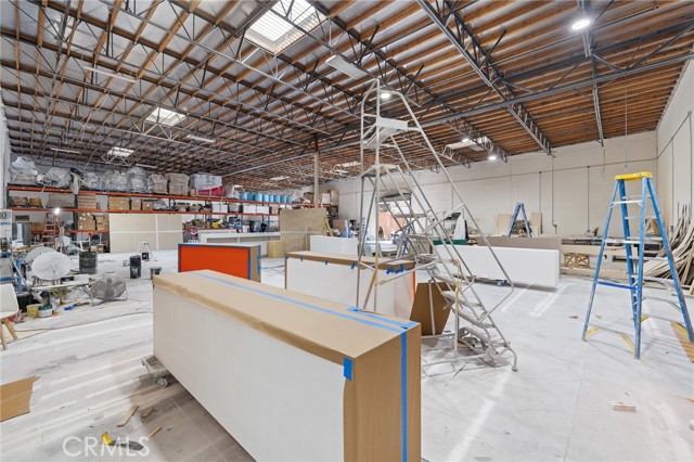 620 S Magnolia Avenue, Ontario CA: https://media.crmls.org/medias/4cc68b64-706f-4eb6-802b-830472bc99cc.jpg