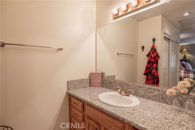 Detail Gallery Image 14 of 27 For 43093 Goldmine Woods, Big Bear Lake,  CA 92315 - 2 Beds | 2/1 Baths