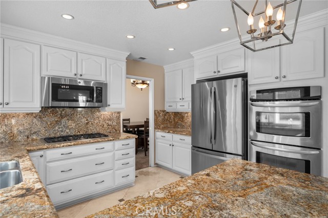 Detail Gallery Image 15 of 49 For 7243 Kittyhawk St, Fontana,  CA 92336 - 4 Beds | 3 Baths