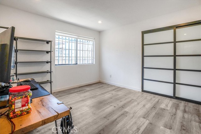 2481 S Bundy Drive, Los Angeles CA: https://media.crmls.org/medias/4cc7eb38-92db-4c26-bcfc-e2b5813d3f89.jpg