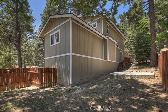 31816 Silver Spruce Drive, Running Springs CA: https://media.crmls.org/medias/4cc80576-5e48-4740-bd05-e12101c34775.jpg