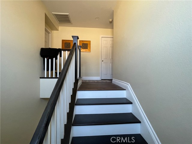 14105 Almond Grove Court, Eastvale CA: https://media.crmls.org/medias/4cc83bcb-a920-4984-80ee-04359f4f14af.jpg