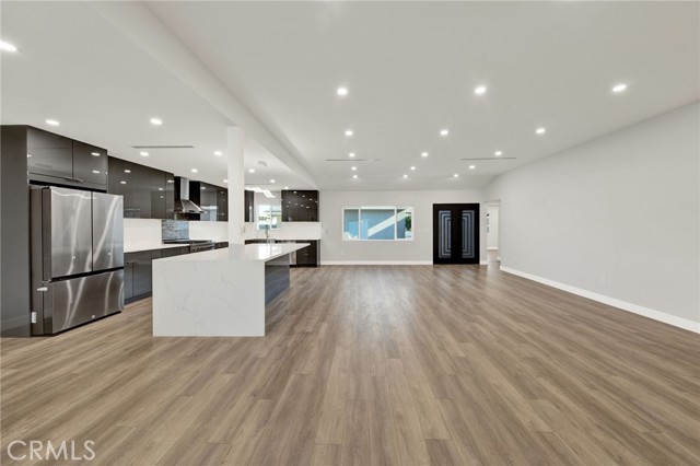 14625 Runnymede Street, Van Nuys CA: https://media.crmls.org/medias/4cc889a5-22bf-4f1f-8c98-3cf9b3b5cbb4.jpg