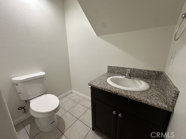 Detail Gallery Image 10 of 32 For 3755 E 52nd St, Maywood,  CA 90270 - 3 Beds | 3 Baths