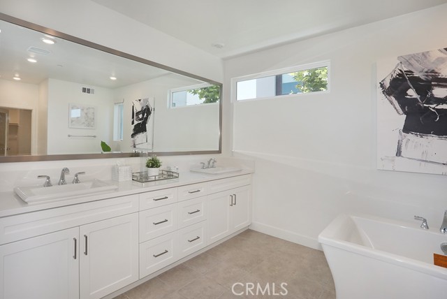 99 Waypoint, Tustin CA: https://media.crmls.org/medias/4cc91173-449a-4244-b024-903ce8414deb.jpg