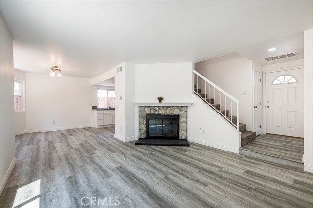 Detail Gallery Image 10 of 49 For 14791 Mountain High Dr, Fontana,  CA 92337 - 4 Beds | 2/1 Baths