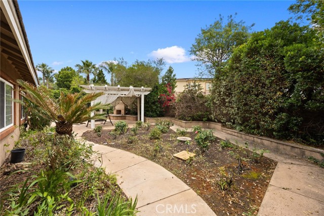 5675 W Overlook Drive, Rancho Cucamonga CA: https://media.crmls.org/medias/4cc9f170-5f0a-4133-bd9d-e7aa5e8eeede.jpg