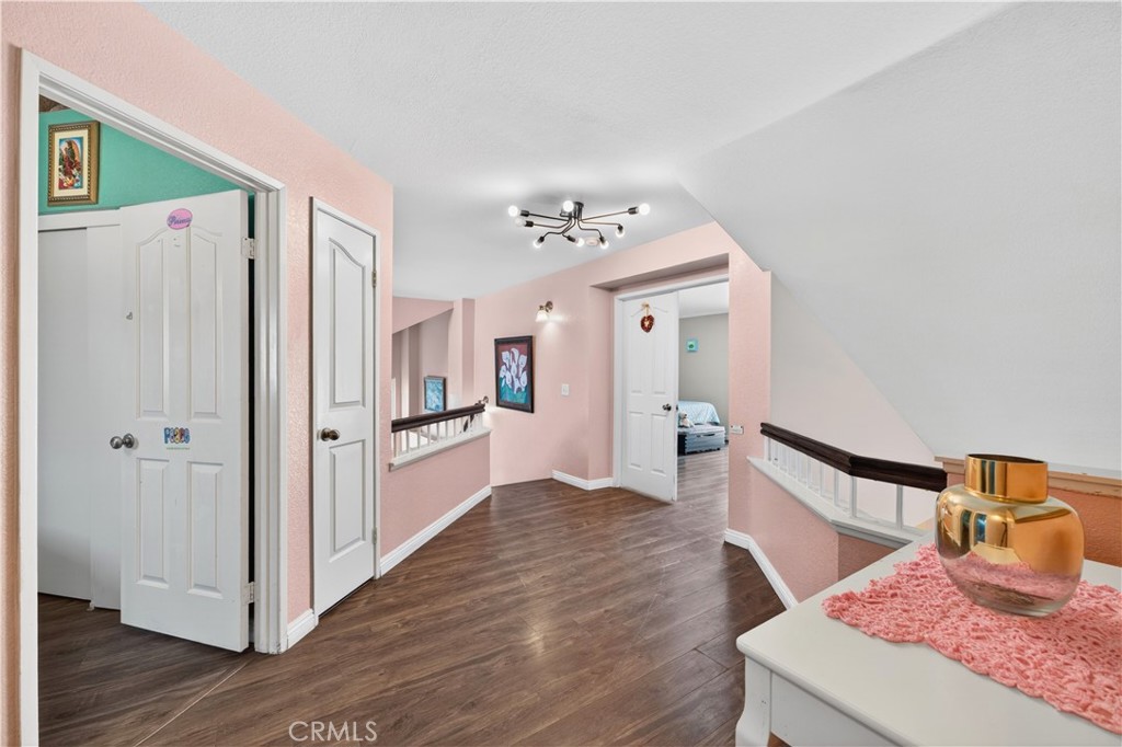 https://media.crmls.org/medias/4cca15e9-1e8e-4e60-bd08-bacd006c3784.jpg?preset=X-Large