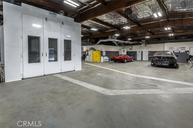 7400 San Fernando Road, Sun Valley CA: https://media.crmls.org/medias/4ccaa60b-653e-4a87-8244-77878c76d2f3.jpg