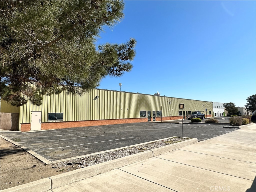 15352 Tamarack Drive, Victorville, CA 92392