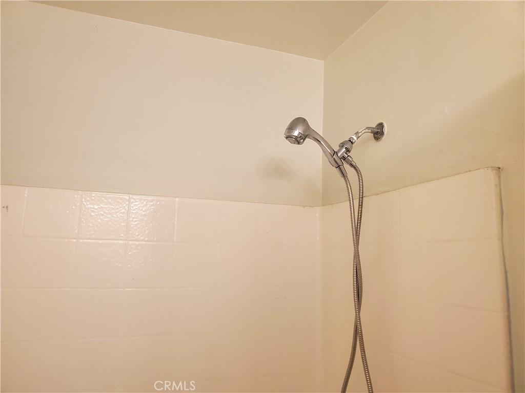 https://media.crmls.org/medias/4ccafda7-7e9f-4895-bf4e-9548fa9047a4.jpg?preset=X-Large