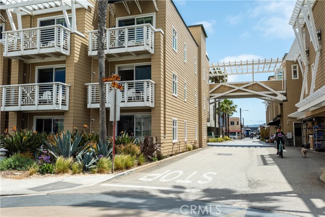 1300 The Strand, Hermosa Beach, California 90254, 1 Bedroom Bedrooms, ,1 BathroomBathrooms,Residential,Sold,The Strand,SB23083557