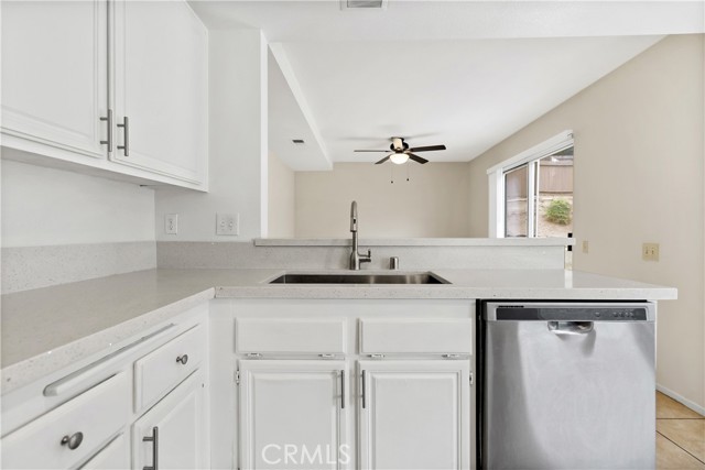 Detail Gallery Image 11 of 29 For 41855 Borealis Dr, Temecula,  CA 92592 - 4 Beds | 2/1 Baths