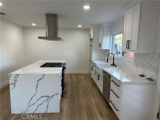 632 Truly, Vista CA: https://media.crmls.org/medias/4ccbccd8-3c92-4184-9398-02e5716c6354.jpg