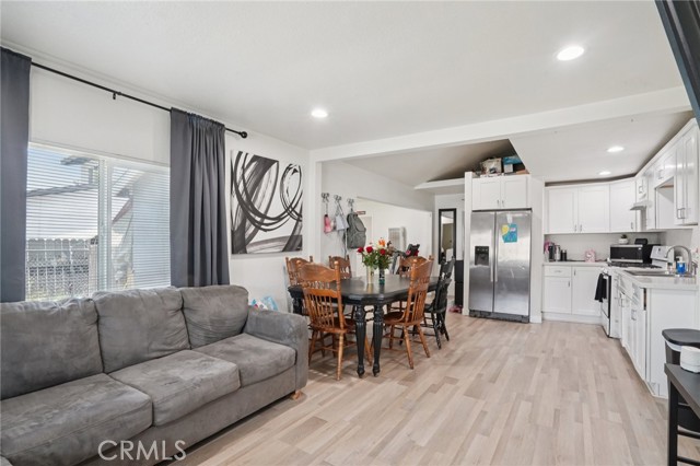 139 N Palm Avenue, Rialto CA: https://media.crmls.org/medias/4ccc0a35-9047-43ad-8f93-d2a3e0effde2.jpg
