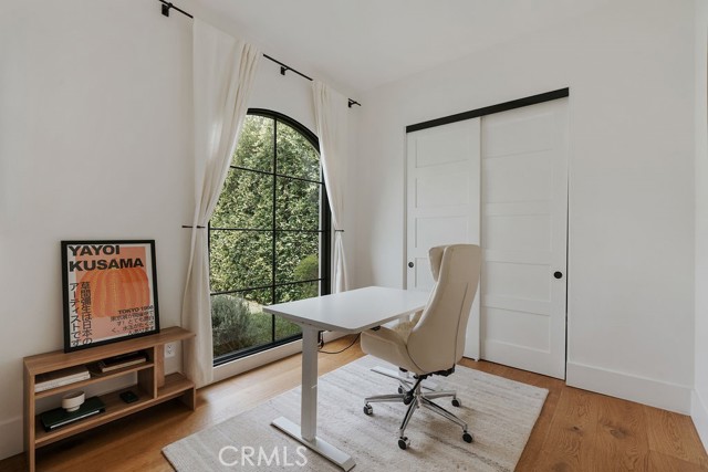5142 Brynhurst Avenue, Los Angeles CA: https://media.crmls.org/medias/4ccc14db-37d3-4271-9a5b-d343fe9183b7.jpg