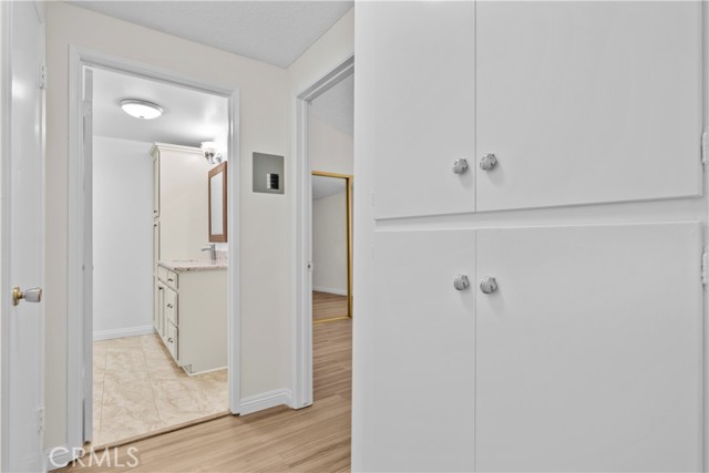 Detail Gallery Image 24 of 36 For 19156 Avenue of the Oaks #B,  Newhall,  CA 91321 - 2 Beds | 1/1 Baths