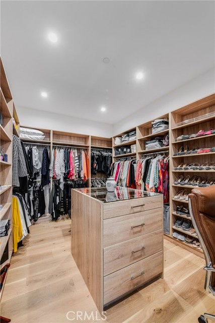 4365 Kraft Avenue, Studio City CA: https://media.crmls.org/medias/4ccca434-2835-470a-9381-557f7145e365.jpg