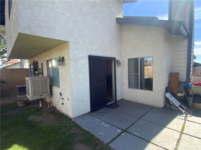 15696 Paine Street, Fontana, California 92336, 4 Bedrooms Bedrooms, ,2 BathroomsBathrooms,Single Family Residence,For Sale,Paine,IV24206332