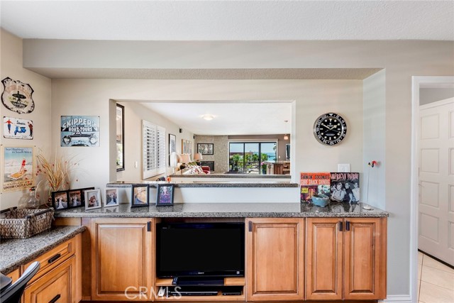 Detail Gallery Image 18 of 35 For 3811 E Livingston Dr #1,  Long Beach,  CA 90803 - 3 Beds | 2/1 Baths