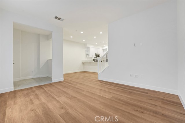 Detail Gallery Image 4 of 25 For 281 N Mar Vista Ave #23,  Pasadena,  CA 91106 - 3 Beds | 2/1 Baths