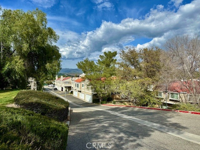 Detail Gallery Image 1 of 30 For 31355 the Old Rd #F,  Castaic,  CA 91384 - 2 Beds | 1 Baths
