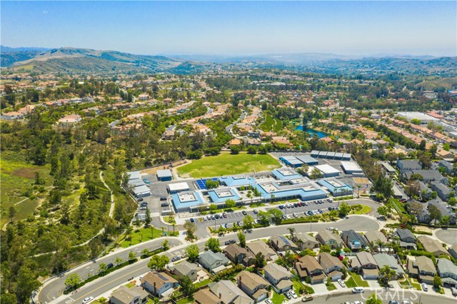 21376 Sleepy Glen Lane, Rancho Santa Margarita CA: https://media.crmls.org/medias/4cd0c2aa-d6ec-4d03-a0f3-0a5d5e158fb3.jpg